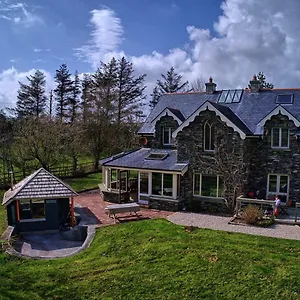 Stunning 4 Bedroom House In Bantry Holiday home